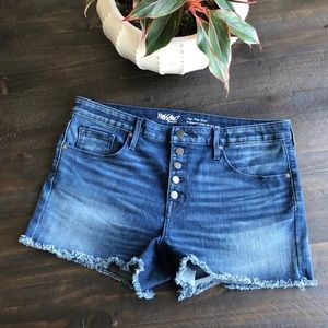 3/$15 🤩 High Rise denim shorts w button fly